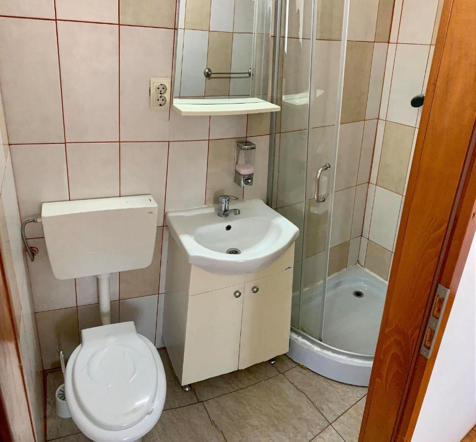 Отель Casa Debora Хацег Экстерьер фото